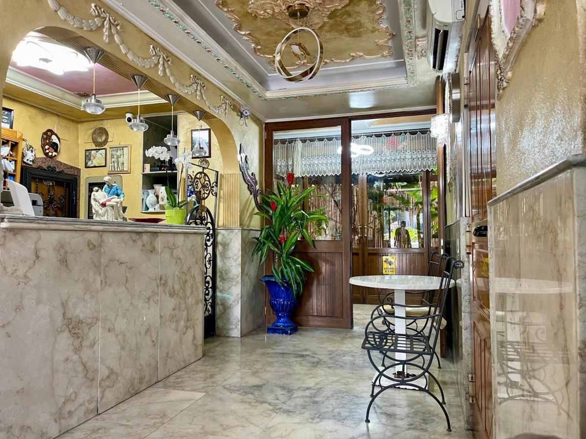 Mignon Hotel *